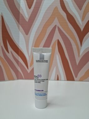 Mela B3 Dark Spot Corrector Serum